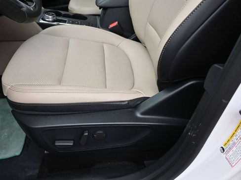 Used 2020 Ford Escape SE Sport image 14