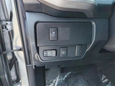 Certified 2021 Toyota Tacoma SR5 AWD/4WD image 16