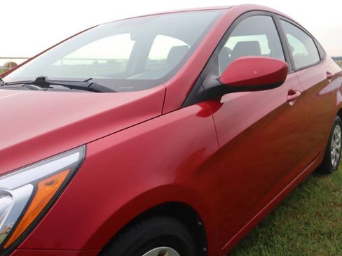Used 2017 Hyundai Accent SE FWD image 18