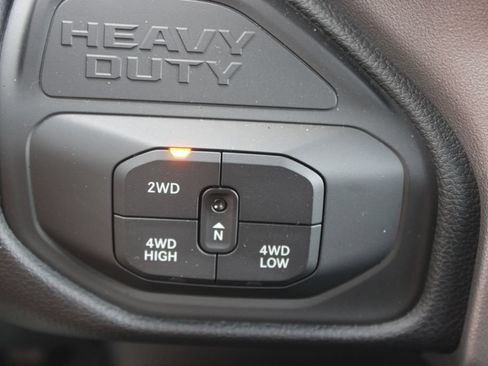 Used 2025 RAM 2500 Big Horn AWD/4WD image 28