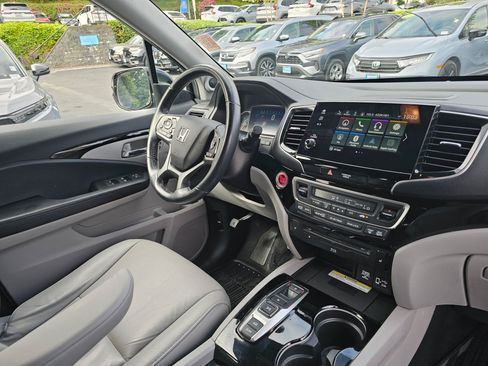 Used 2020 Honda Pilot Touring image 10