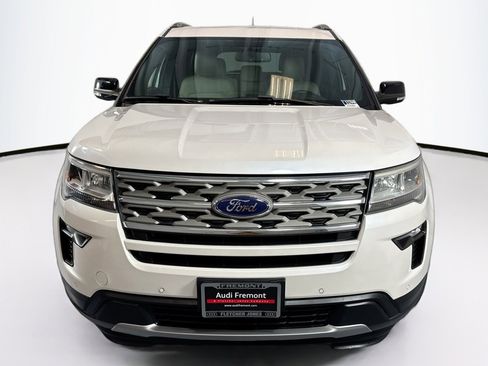 Used 2018 Ford Explorer XLT w/ Equipment Group 202A image 2