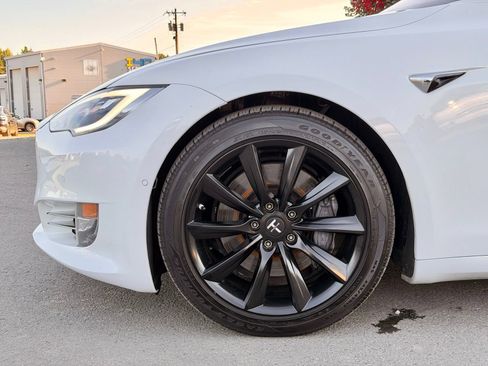 Used 2020 Tesla Model S Long Range AWD/4WD image 5