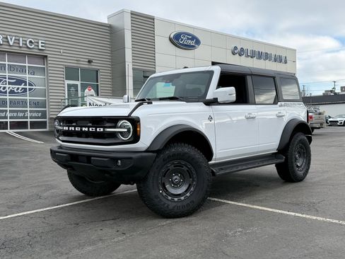 New 2025 Ford Bronco Outer Banks w/ Sasquatch Package image 17