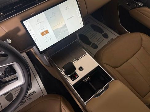 New 2026 Land Rover Range Rover SE image 35