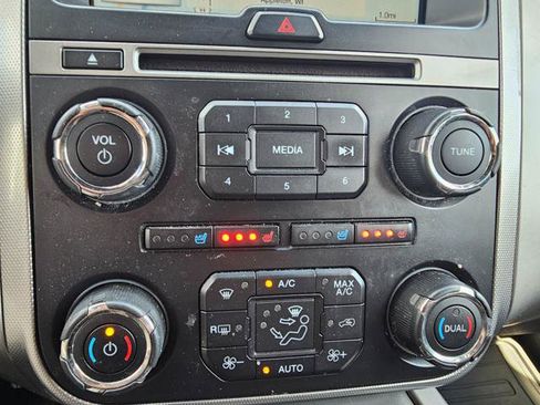 Used 2016 Ford Expedition XLT w/ Equipment Group 202A AWD/4WD image 23