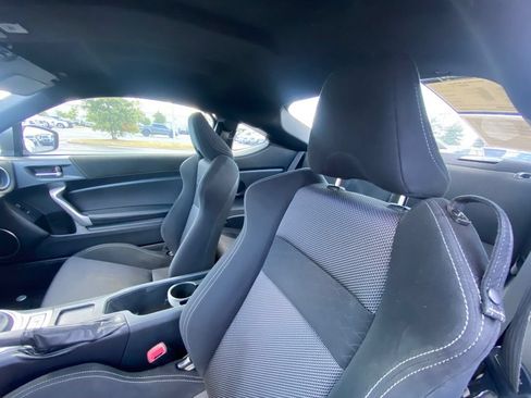 Used 2017 Toyota 86 RWD image 26