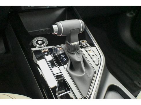 New 2026 Kia Niro EX FWD image 24