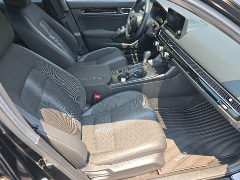 Used 2025 Honda Civic Sport image 18