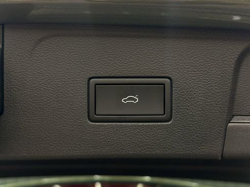 Used 2025 Volkswagen Atlas Peak Edition SE AWD/4WD image 14