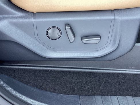 Used 2022 Ford F350 Lariat w/ Lariat Ultimate Package image 9