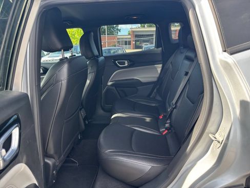 Used 2025 Jeep Compass Limited AWD/4WD image 21
