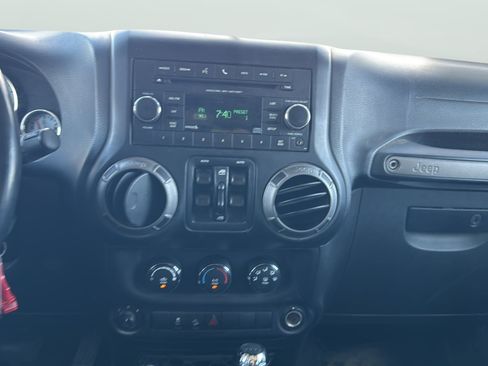 Used 2014 Jeep Wrangler Unlimited Sport w/ Power Convenience Group AWD/4WD image 17