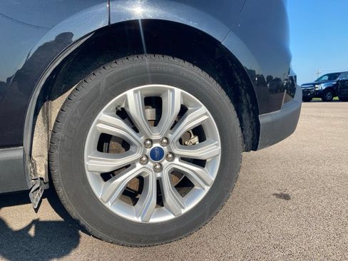 Used 2022 Ford Edge Titanium w/ Equipment Group 301A AWD/4WD image 9