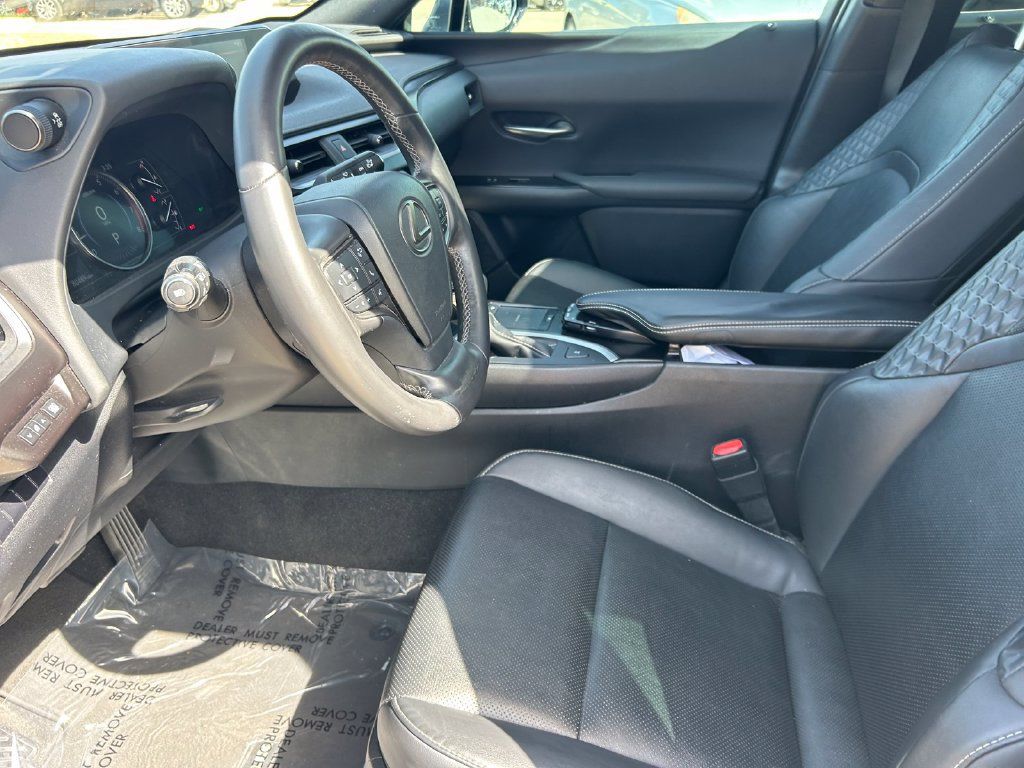 Used 2021 Lexus UX 200 w/ Premium Package FWD image 11