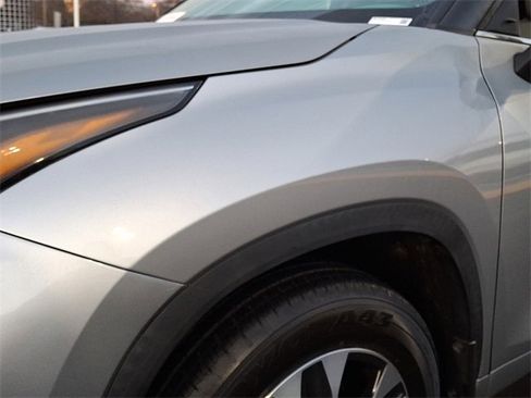 Certified 2021 Toyota Highlander XLE image 10