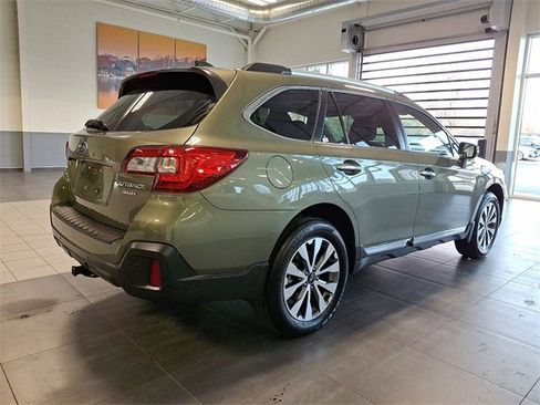 Used 2018 Subaru Outback 3.6R Touring image 6