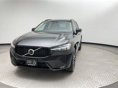 Used 2025 Volvo XC60 B5 Core image 7