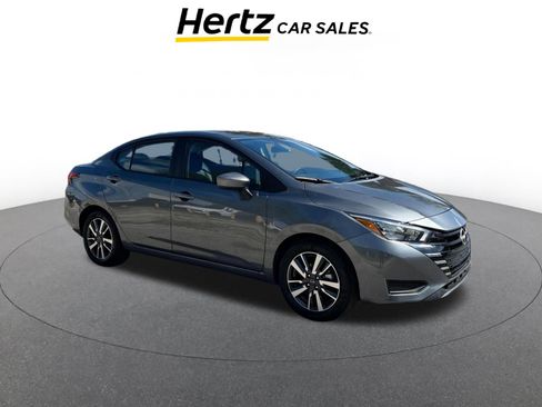 Used 2025 Nissan Versa SV image 1