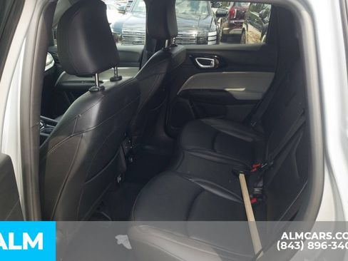 Used 2025 Jeep Compass Limited AWD/4WD image 17