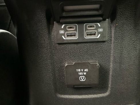 Used 2024 Jeep Wrangler Sahara image 17