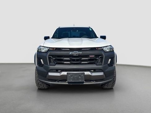 Used 2023 Chevrolet Colorado Trail Boss w/ Technology Package AWD/4WD image 2