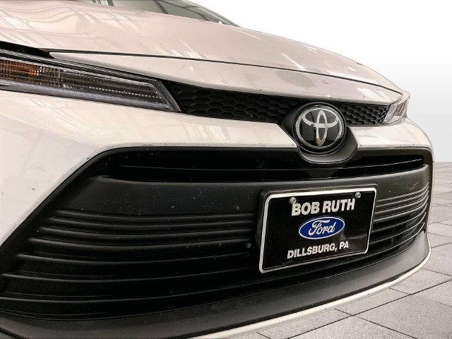 Used 2025 Toyota Corolla LE FWD image 29
