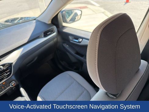 Used 2020 Ford Escape SE image 17