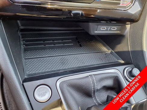 Used 2025 Volkswagen Jetta SE w/ Sunroof Package FWD image 20