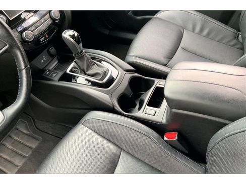 Used 2022 Nissan Rogue Sport SL AWD/4WD image 16