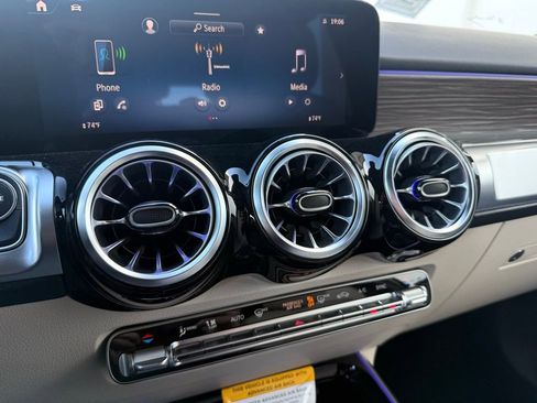 New 2026 Mercedes-Benz GLB 250 4MATIC image 23