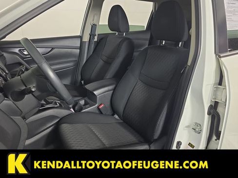 Used 2018 Nissan Rogue SV w/ Premium Package AWD/4WD image 15