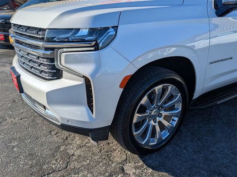 Used 2021 Chevrolet Suburban Premier image 8