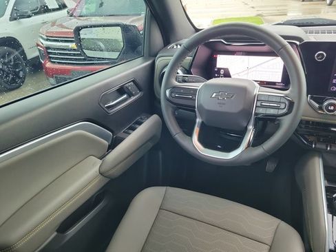 Used 2025 Chevrolet Colorado ZR2 w/ Technology Package AWD/4WD image 13