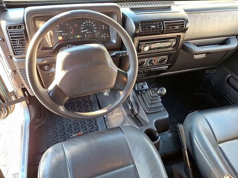 Used 1999 Jeep Wrangler SE image 11