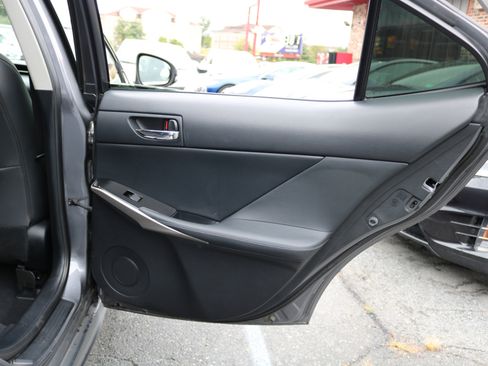 Used 2016 Lexus IS 200t image 39