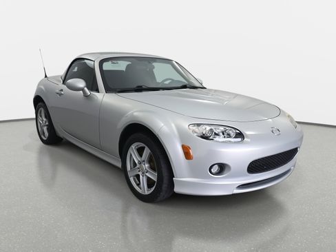 Used 2007 MAZDA MX-5 Miata Sport w/ Appearance Pkg image 3