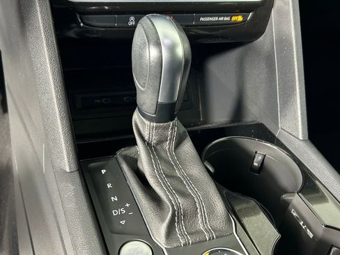 Used 2023 Volkswagen Atlas SEL AWD/4WD image 25