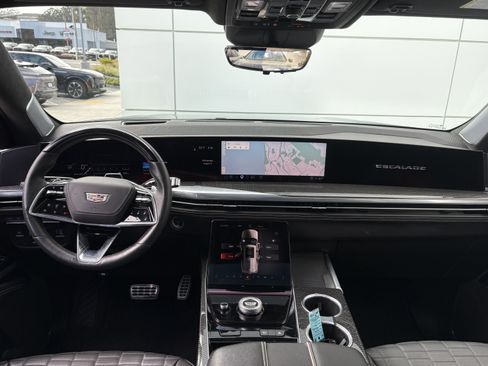 Certified 2025 Cadillac Escalade ESV V AWD/4WD image 23