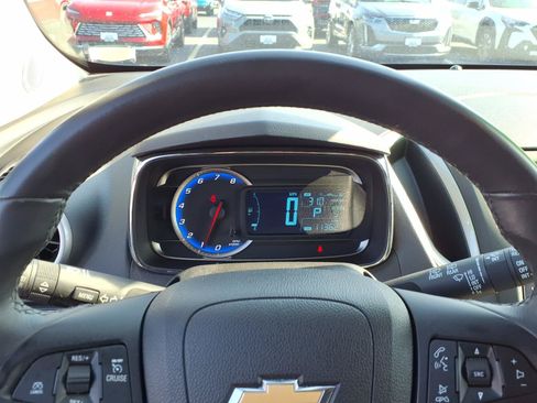 Used 2016 Chevrolet Trax LT w/ LT Sun and Sound Package FWD image 13