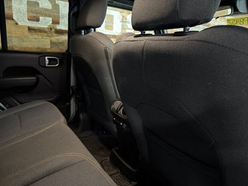 Used 2024 Jeep Wrangler Unlimited AWD/4WD image 19