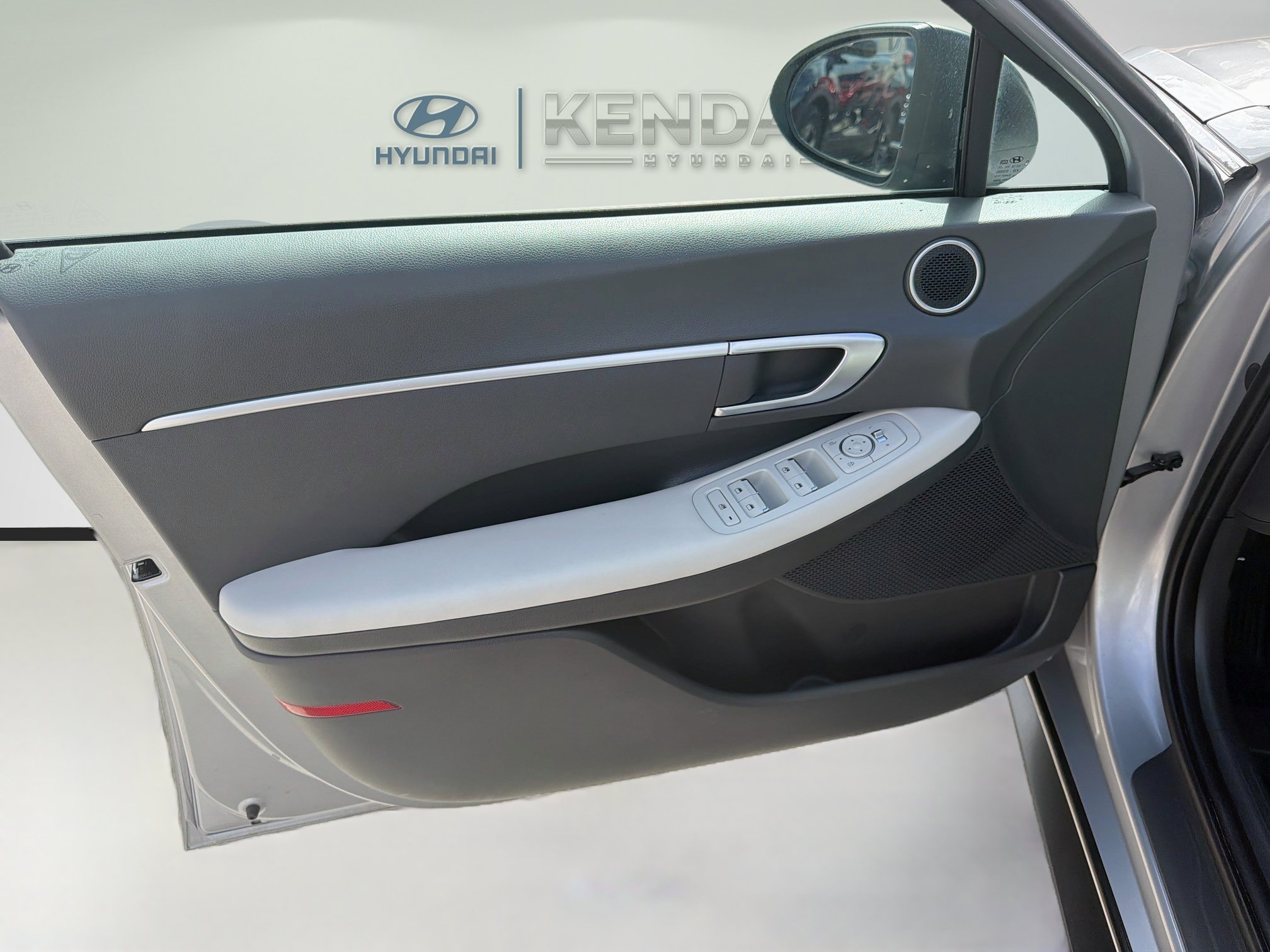 Used 2023 Hyundai Sonata SE FWD image 17