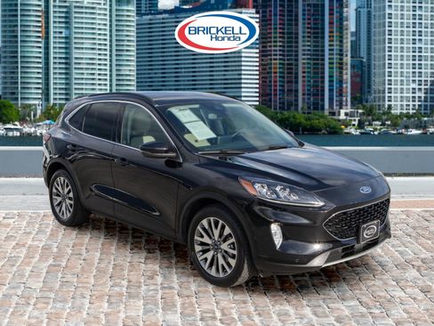 Used 2020 Ford Escape Titanium w/ Titanium Premium Package 2.0 AWD/4WD image 3