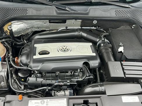 Used 2012 Volkswagen Beetle 2.0T FWD image 22