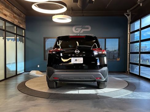 Used 2023 Nissan Rogue S AWD/4WD image 4