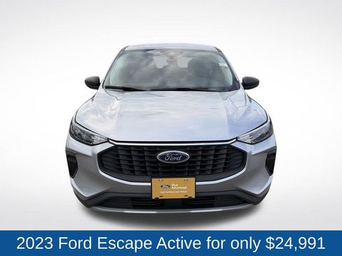 Certified 2023 Ford Escape Active w/ Tech Pack #1 AWD/4WD image 2