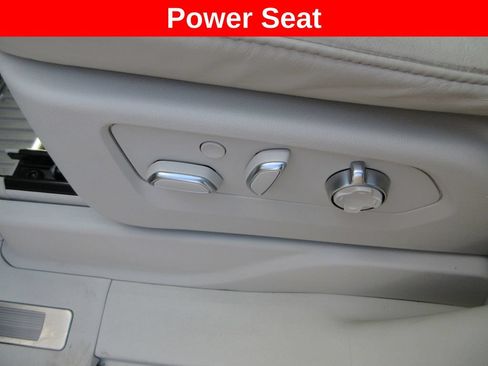 Certified 2023 Cadillac Escalade ESV Premium Luxury Platinum w/ LPO, Radiant Package AWD/4WD image 32