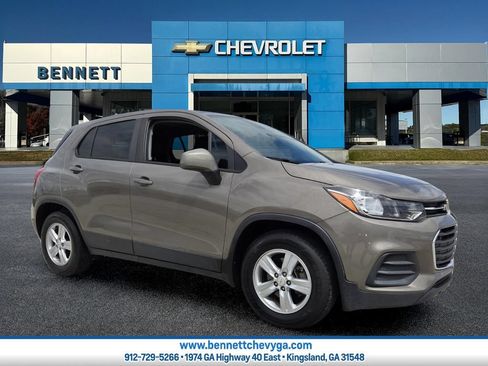 Used 2021 Chevrolet Trax LS w/ Tint and Cruise Package FWD image 1