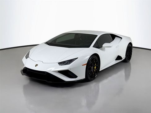 Used 2022 Lamborghini Huracan EVO RWD image 10