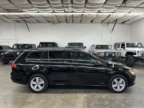Used 2015 Volkswagen Golf TDI S FWD image 2
